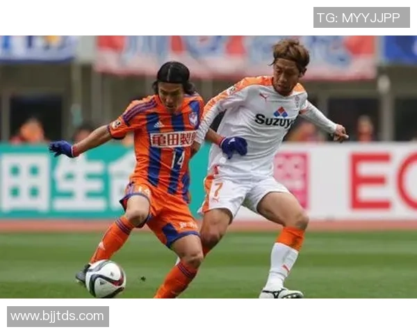 成都足球队进攻表现分析与防守漏洞探讨